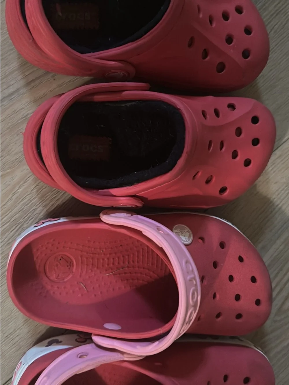 CROCS Kids Classic Clogs in Coral Pink